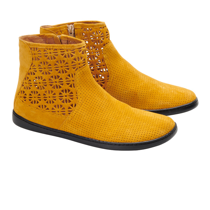 Discover the ultimate barefoot comfort in camel style! – ZAQQ