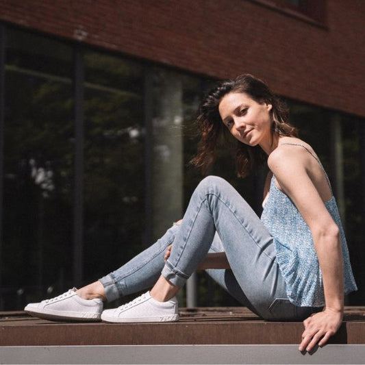 Weiße Sneaker Barfußschuhe für leichte Schritte