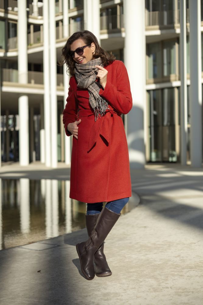 Beige Mantel Cognacfarbene Stiefel Kombinieren Braune Stiefel Zum