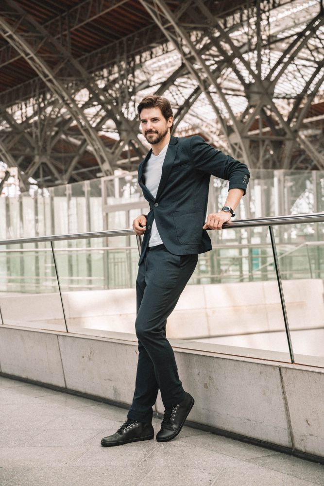 Discover the ultimate comfort: black barefoot shoes in outdoor