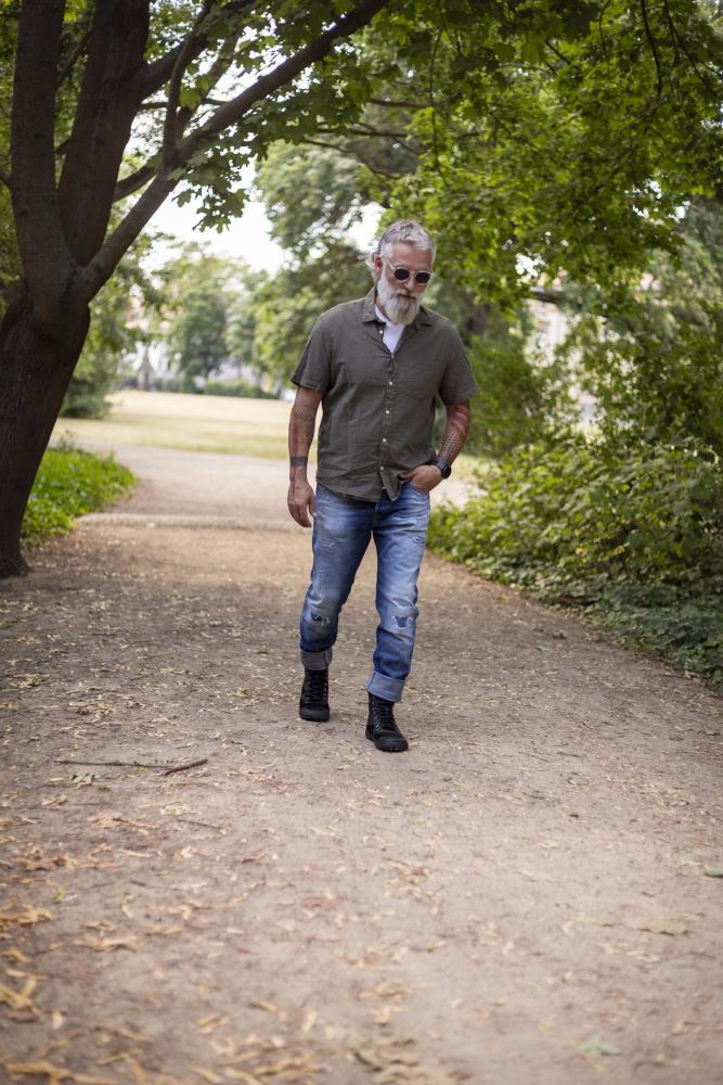 Prieskumník čierny nepremokavý