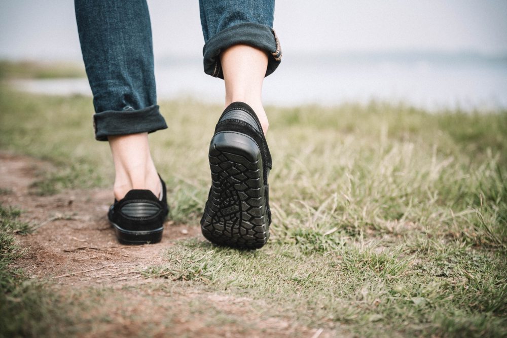 Discover the ultimate comfort: black barefoot shoes in trend! – ZAQQ