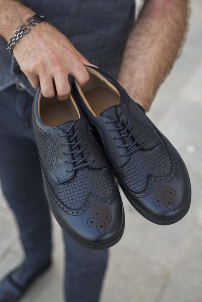 ZAQQ BRIQ Brogue Black: Suit Barefoot Shoes