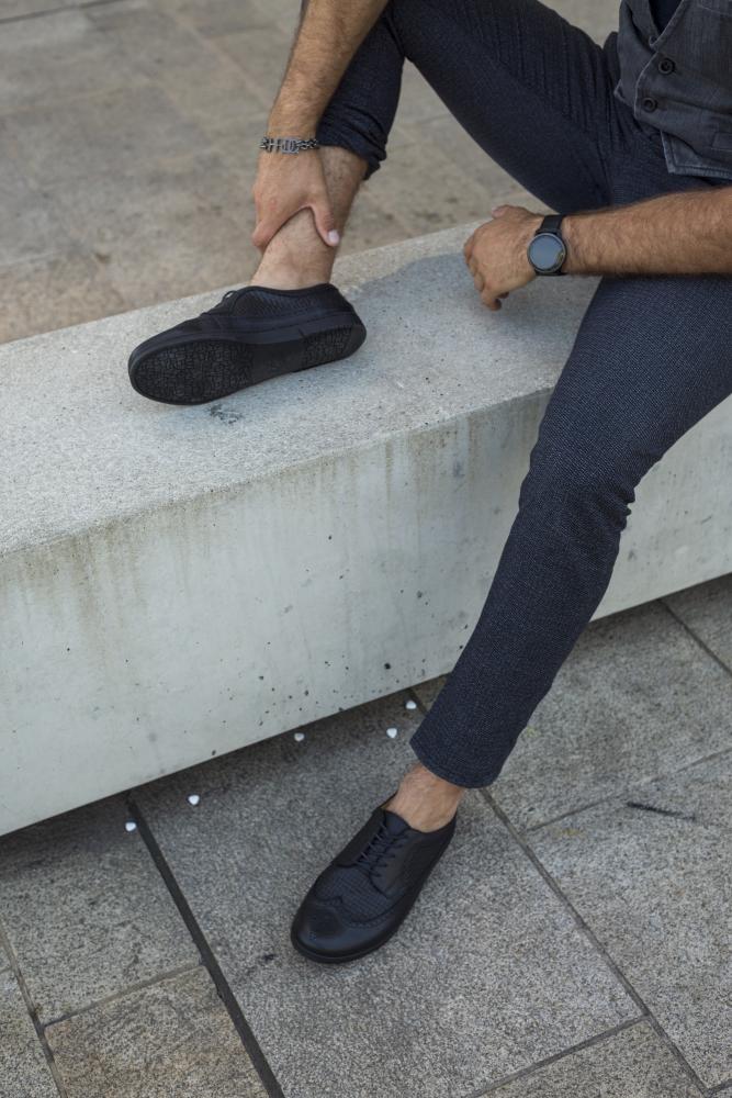 ZAQQ BRIQ Brogue Black: Suit Barefoot Shoes
