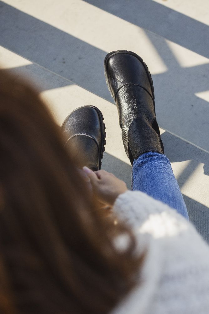 Elegant freedom of barefoot in black - discover comfort! – ZAQQ
