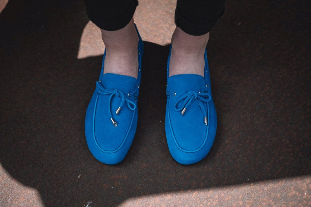 Outfits Jeans Eleganter Schwarzer Pulli Eleganter Mokassin