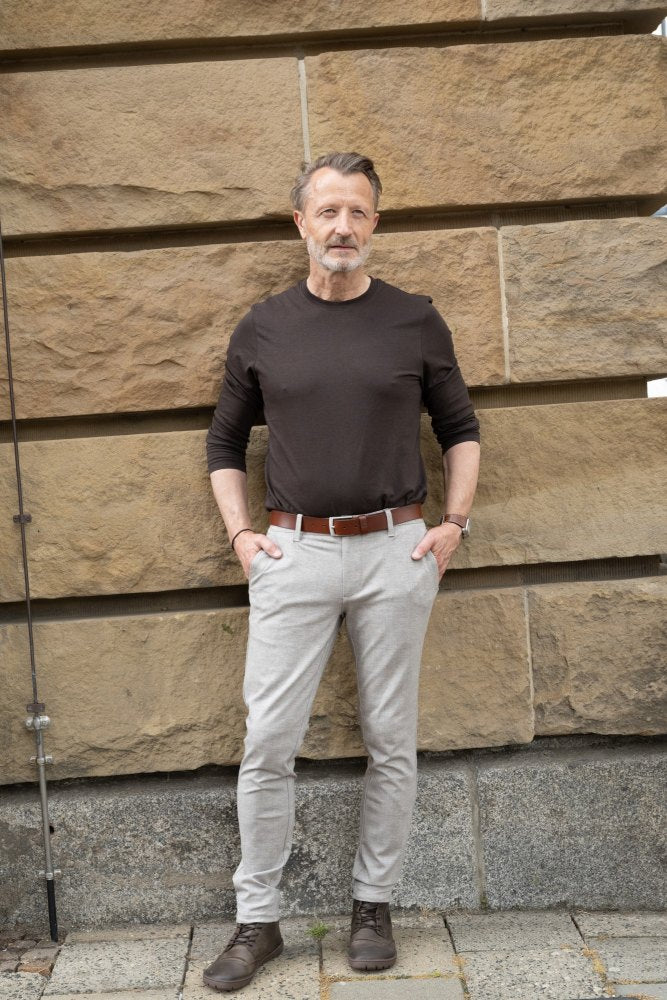 Parqer marrón oscuro