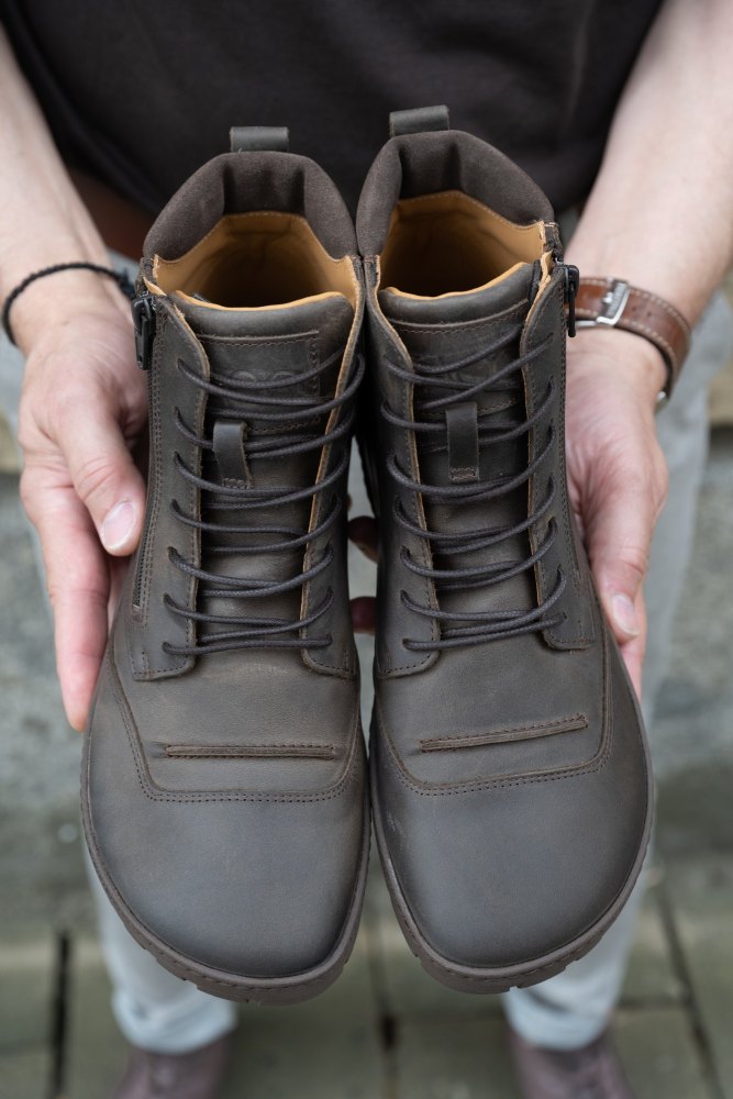 Parqer marrón oscuro